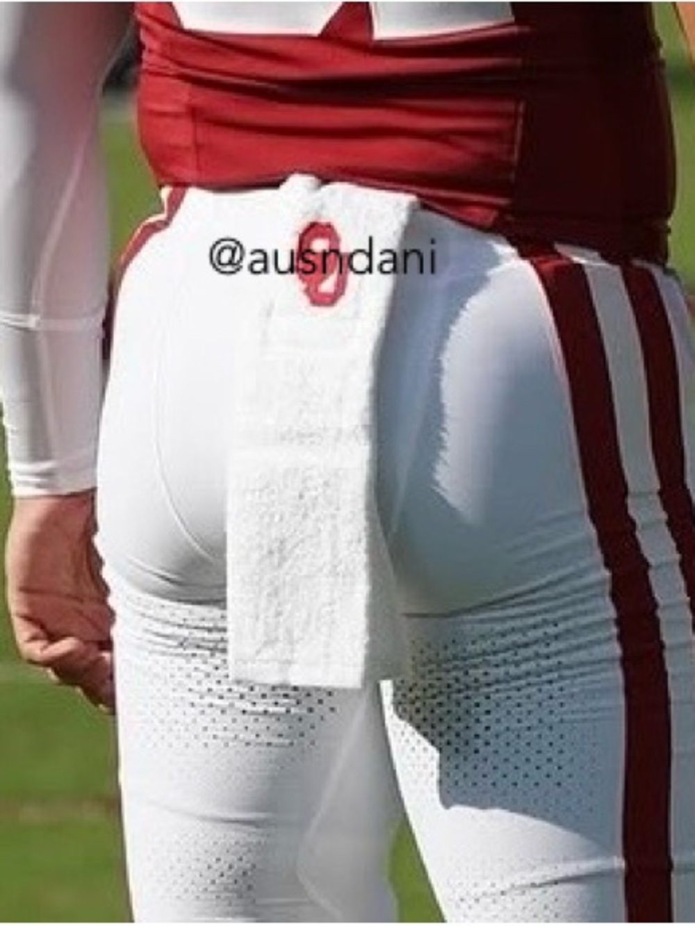 Brand New Oklahoma Sooners OU Football Player Exclusive Team Issued Game Towel